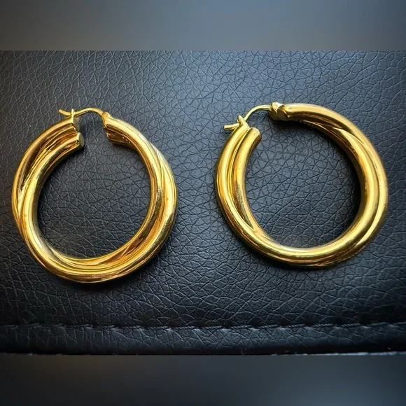 Missoma Lucy Williams Entwine Hoop Earrings – Gold Vermeil PRELOVED - Picture 4 of 8